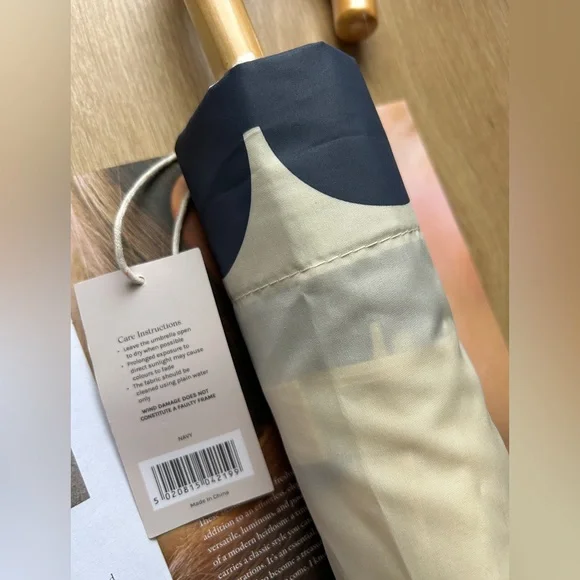 Jilly Box Navy Umbrella with Wooden Handle - Picture 2 of 6